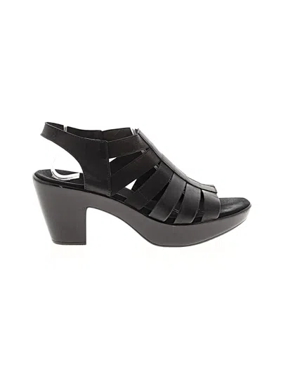 Pre-owned Munro American Sandals In Black