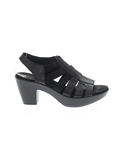 Pre-owned Munro American Sandals In Black