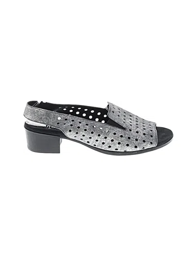 Pre-owned Munro American Sandals In Gray