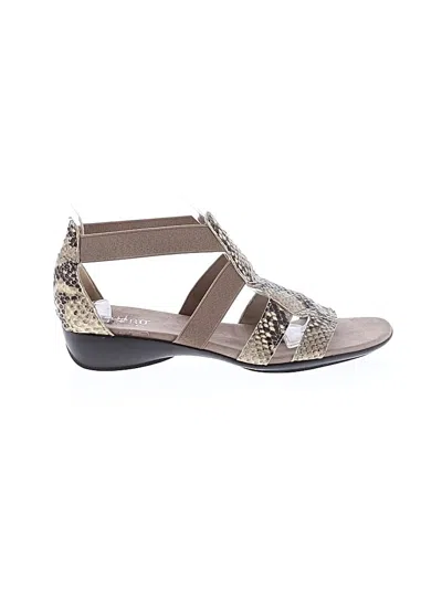 Pre-owned Munro American Sandals In Gray