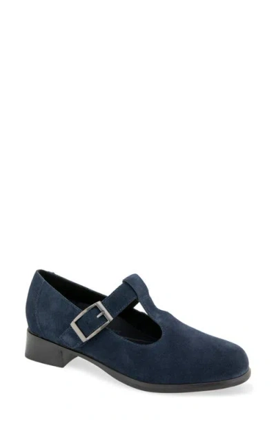 Munro Carmen Leather Pump In Multi