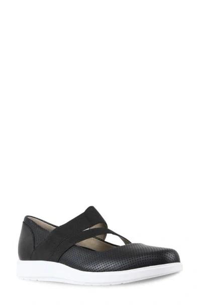 Munro Cass Mary Jane Flat In Black Perf/combo