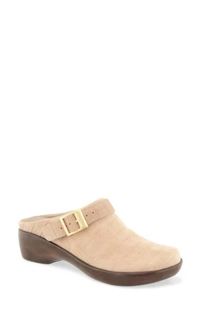 Munro Clarice Leather Clog In Brown