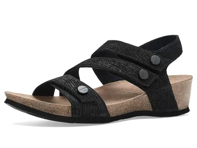 Munro Del Mar In Black