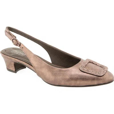 Munro Diva Slingback Pump In Gold