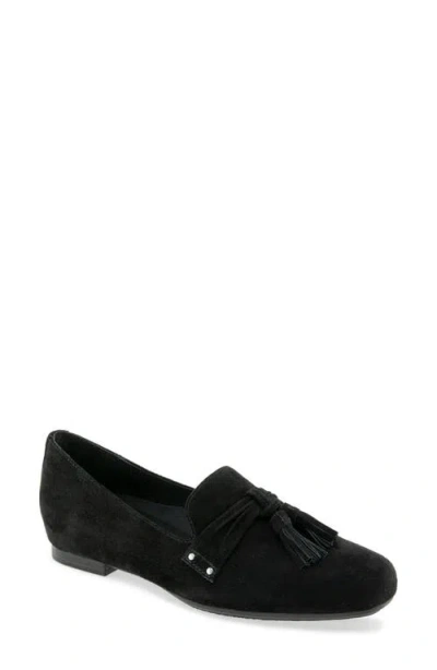 Munro Ember Leather Loafer In Black