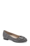 Munro Gianna Buckle Flat In Black Fabric