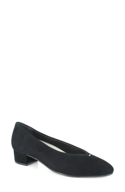 Munro Hannah Block Heel Pump In Black