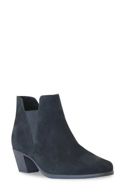 Munro Jackson Chelsea Boot In Black Nubuck