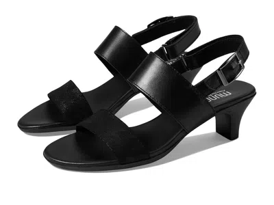 Munro Livia In Black