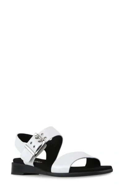 Munro Meena Sandal In White Patent Leather