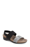 Munro Pisces Sandal In White/black Fabric Combo