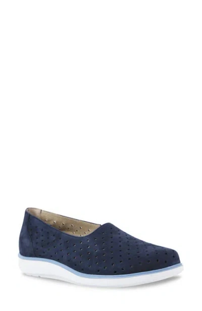 Munro Ridley Perforated Sneaker In Dark Blue Nubuck
