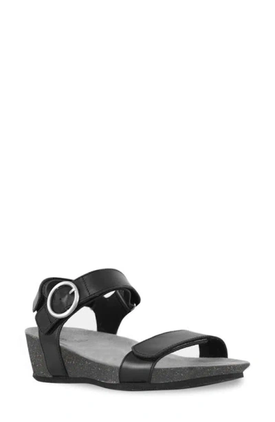 Munro Sintra Wedge Sandal In Black