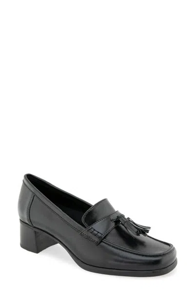 Munro Skarlet Leather Loafer Pump In Multi