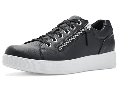 Munro Tilly In Black