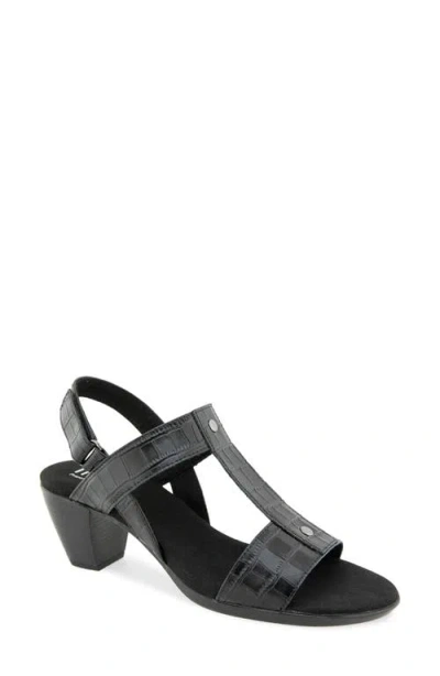 Munro Willow Croc Embossed Leather Sandal In Black Leather Croco
