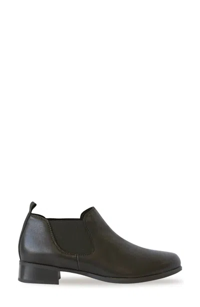 Munro Women's Bedford Leather Bootie In Black