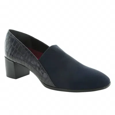 Munro Women's Billee Loafers In Navy In Blue