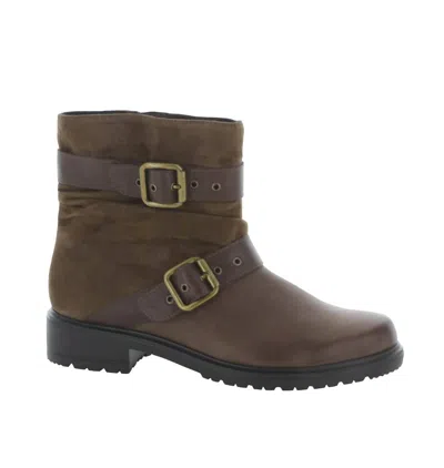 Munro Women's Dallas Boots In Brown Leather In Multi