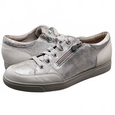 Munro Women's Gabbie Shoes In White In Silver