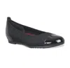 Munro Women's Henlee Flat In Black Fabric/patent In Multi