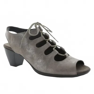 Munro Women's Jillie Sandal In Pewter Metallic