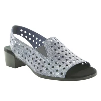 Munro Women's Mickee Sandal In Pewter Metallic