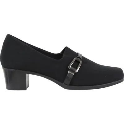 Munro Women's Stretch Fabric Classic Pump In Black