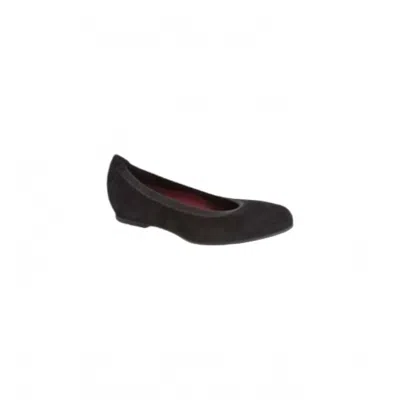 Munro Women's Vicki Ballet Flat Shoes In Etched Black Suede