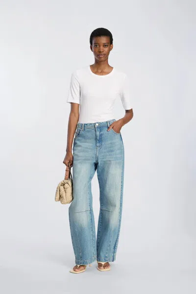 Munthe Bodhi Barrel Jean In Blue