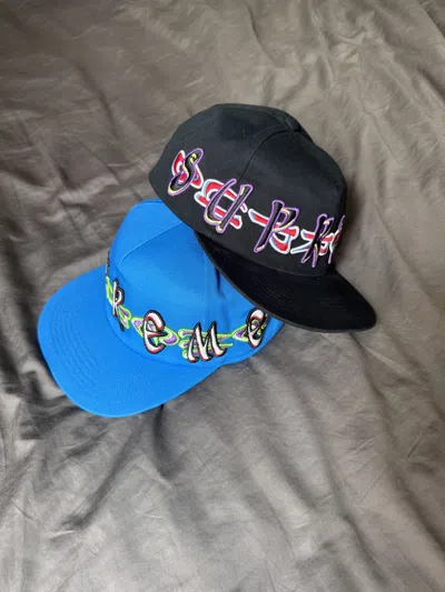 Pre-owned Murd333r Fm X Supreme Fw23 Aoi Spellout 5-panel Hat ' Black'