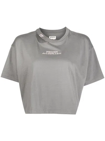 Musium Div. Cut-out-detail Cropped T-shirt In Grau