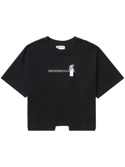 Musium Div. Logo-embroidered Cropped T-shirt In Black