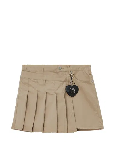 Musium Div. Pleated Heart-charm Shorts In Neutral