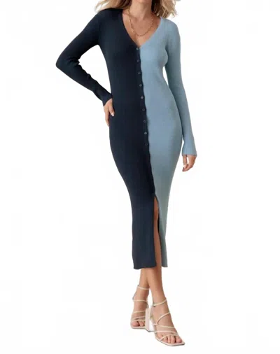 Mustard Seed Brooke Ribbed Two Tone Button Down V-neck Knit Maxi Dress In Blue In Multi