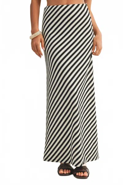 Mustard Seed Diagonal Striped Knitted Skirt In Black In Multi