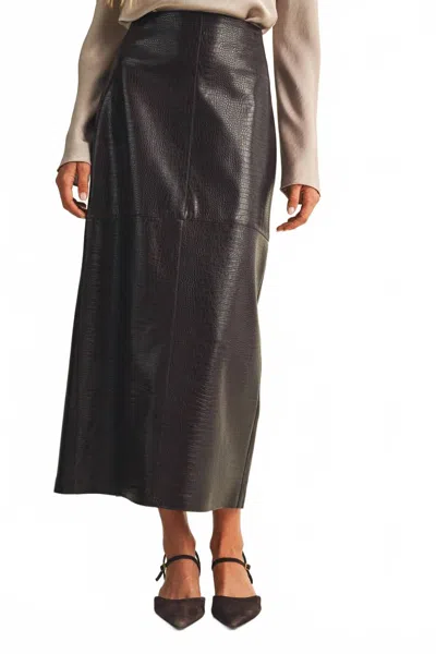 Mustard Seed Henna Croc Embossed Vegan Leather Midi Skirt In Dark Chocolate In Black