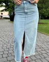 Mustard Seed Izzy Denim Midi Slit Skirt In Light Wash In Blue