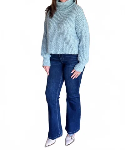 Mystree Seaside Chic Cropped Sweater In Blue