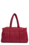 Mytagalongs Cloud Duffle Bag In Burgundy