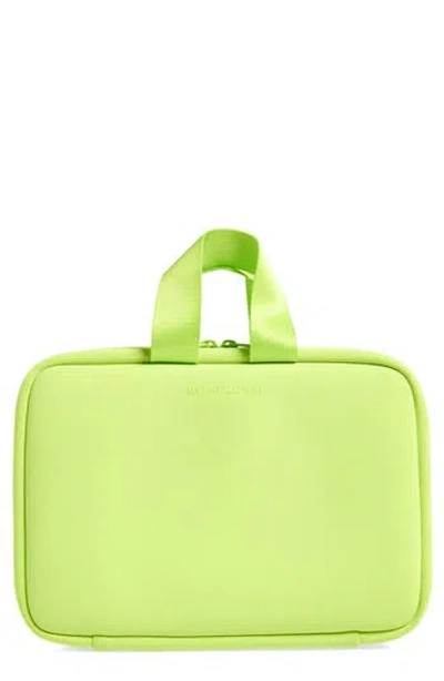 Mytagalongs Everleigh Hanging Toiletry Bag In Green