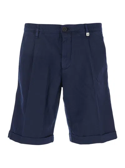 Myths Blue Bermuda Pants With Pences And Turn-up Hem In Linen And Cotton Blend Man