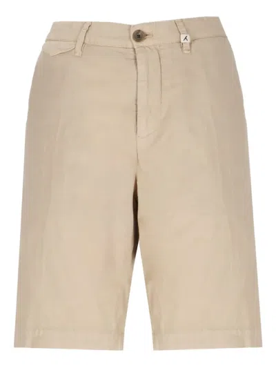 Myths Button-fastening Shorts In Gold