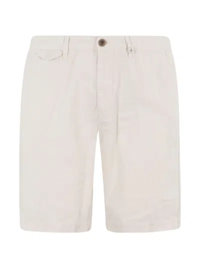 Myths Button-fastening Shorts In White