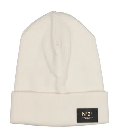 N°21 Hats In Neutral