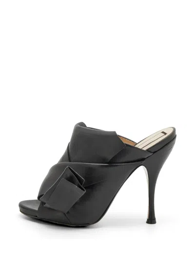 Pre-owned N°21 Ronny Pleated Sandals In Black