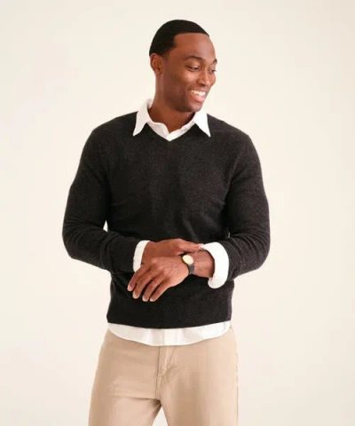 Naadam The Original Cashmere V-neck Sweater In Black