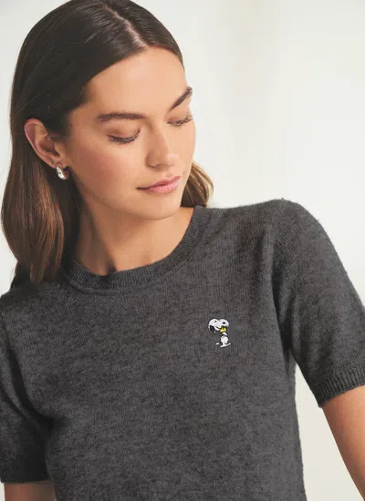 Naadam Women's Snoopy Hug Lightweight Cashmere Short Sleeve Sweater In Gray