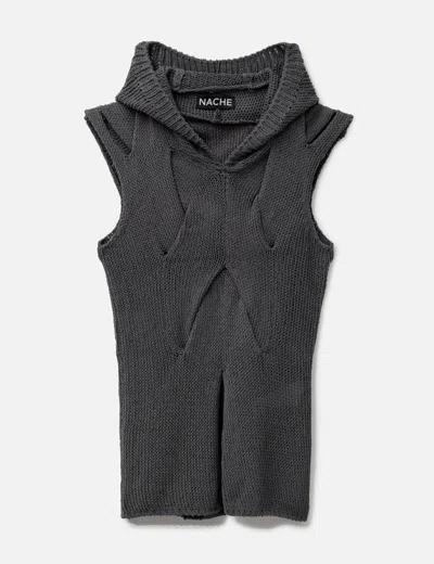 Nache Out In Knitted Sleeveless In Gray